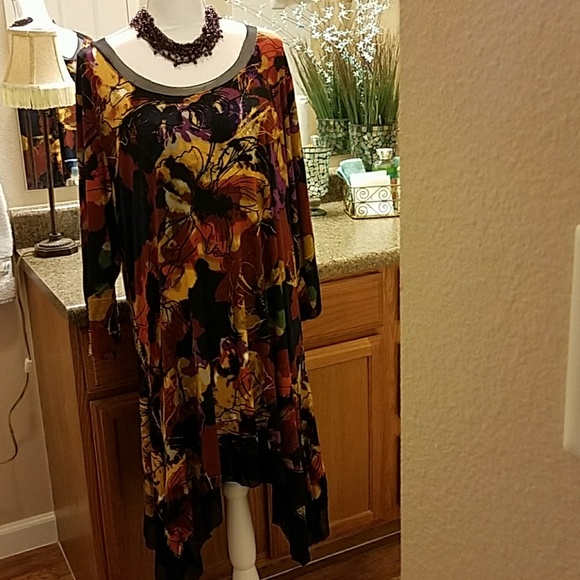 Dress - Picture 2 of 4